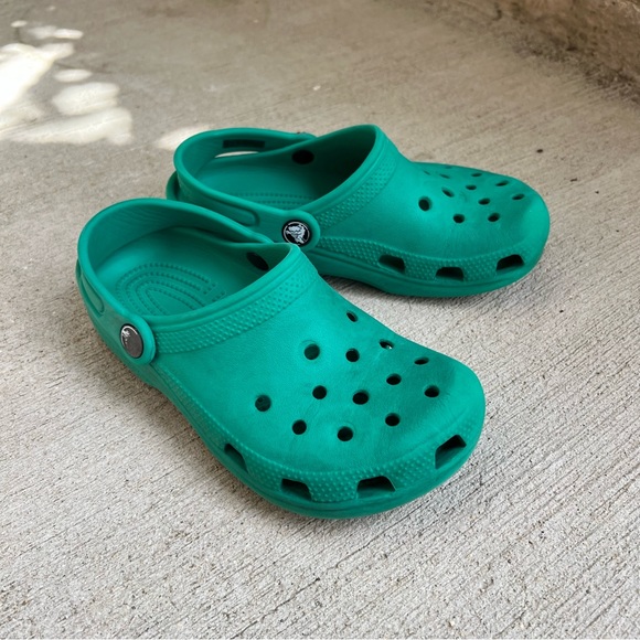 Crocs Classic Clogs Sz 1 - Picture 1 of 7